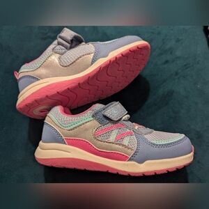 Stride rite munchkin girls shoes size 10M